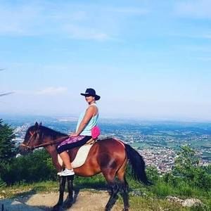 Meet your Posher, Alisa